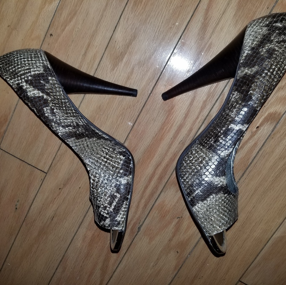 Gianni Bini Peep Toe Pumps